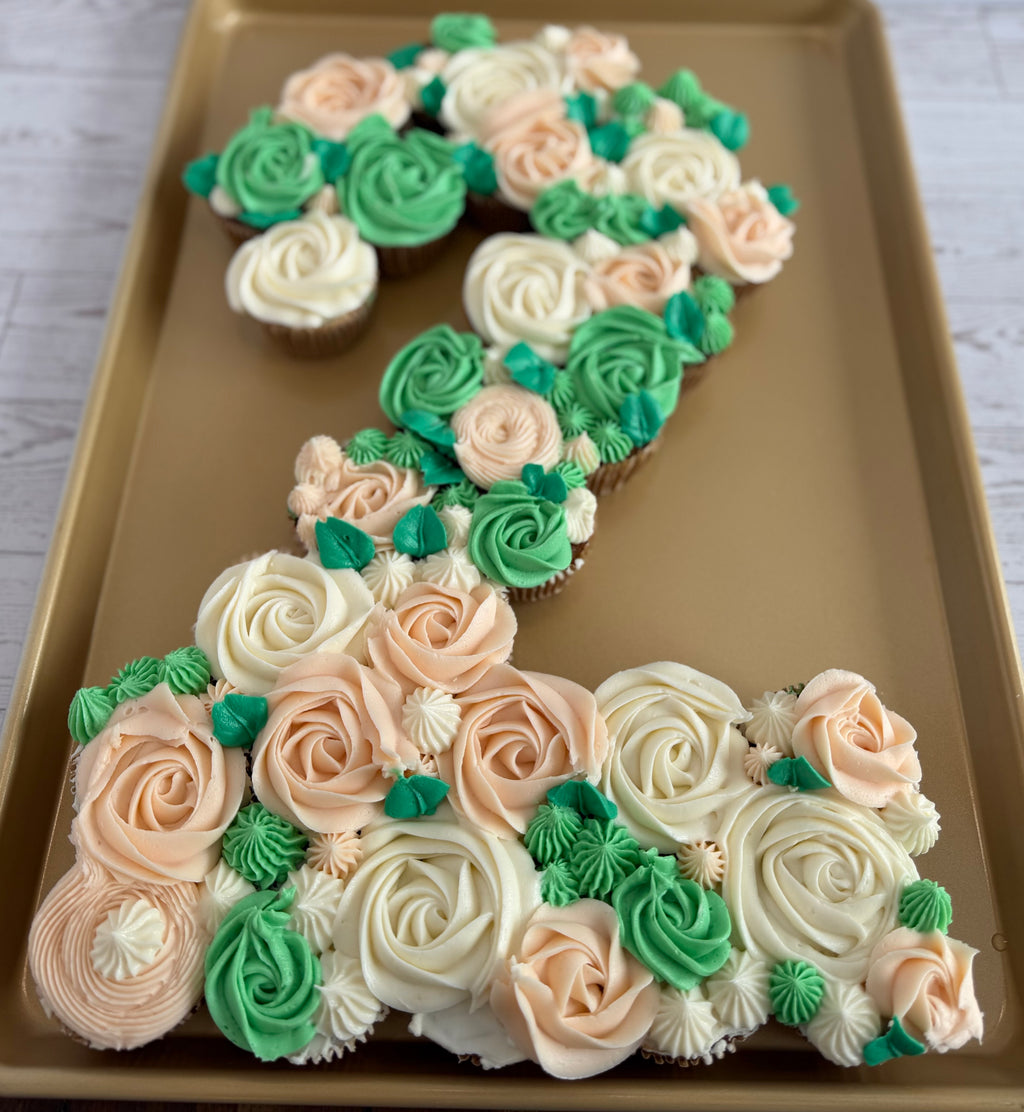 NUMBERED CUPCAKE CAKE